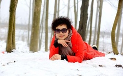 宝宝腿分大一点就不疼了